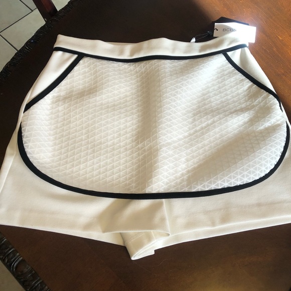 BCBGENERATION WHITE SHORTS - Picture 5 of 10